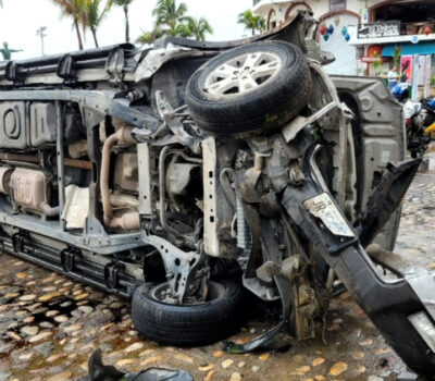 Three Young People Injured in Rollover Accident on Malecon in Puerto Vallarta