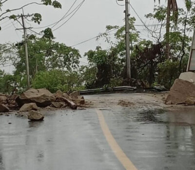 Landslide Disrupts Traffic on Federal Highway 200 in Puerto Vallarta