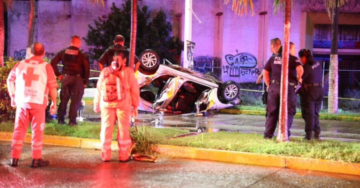 Tragic accident on Francisco Medina Ascencio Avenue leaves two dead in Puerto Vallarta